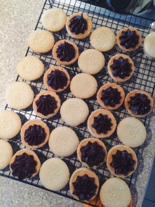 Tahini-shortbread-sandwich-cookies-assembly